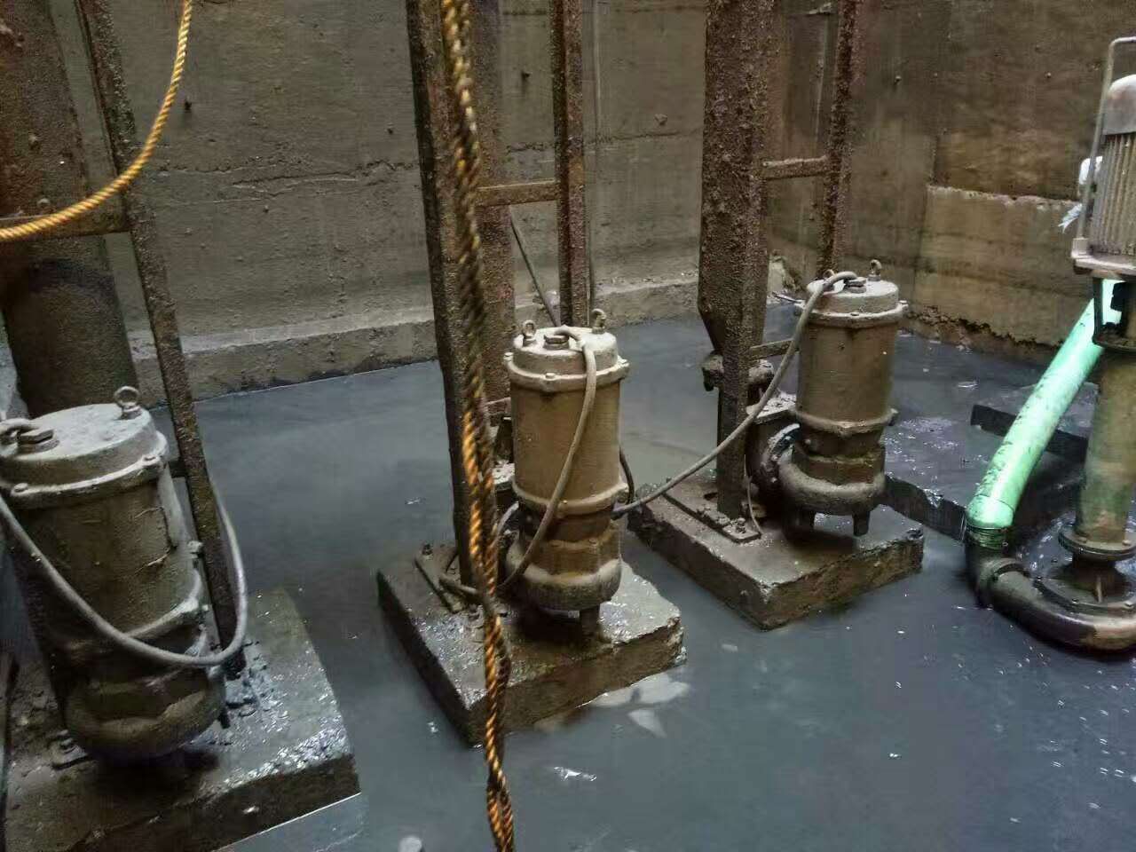 丰城污水池清理